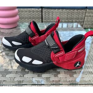 Nike Air Jordan Trunner LX Sneaker Black Red Kids 5.5Y